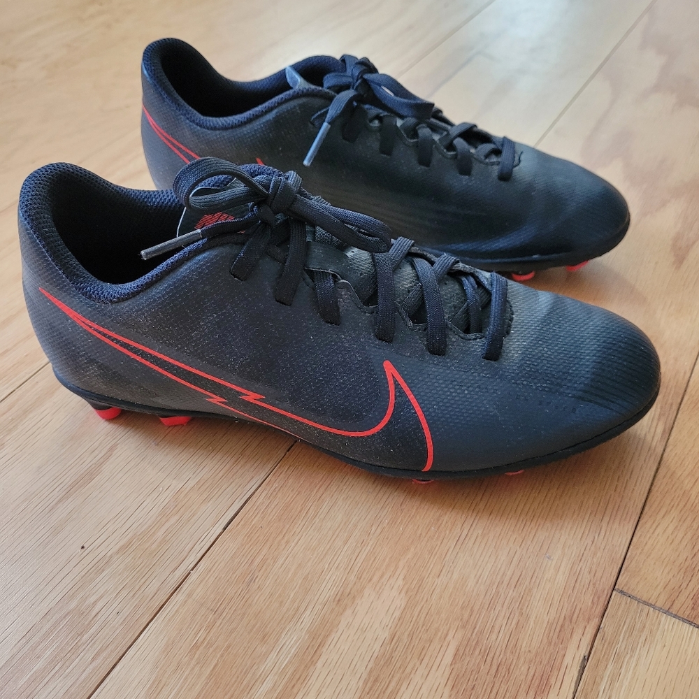 Nike Jr. Mercurial Vapor Soccer Cleats